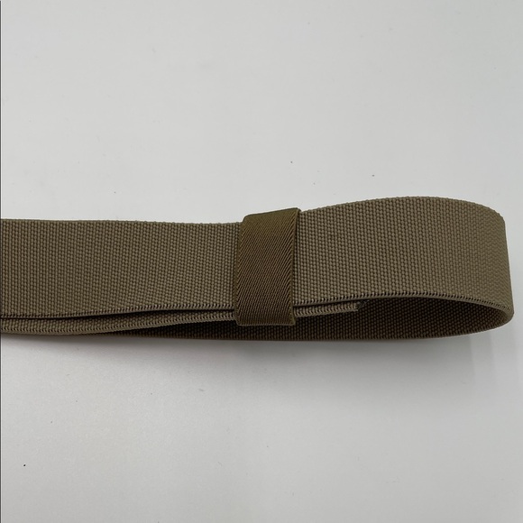 NWOT Jukmo Tan Adjustable Tactical Belt with Black Buckle - Picture 3 of 4